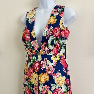 ✨3 for $18 ✨ TRAC Mini Floral Deep V-Neck Dress with Open Back - Medium